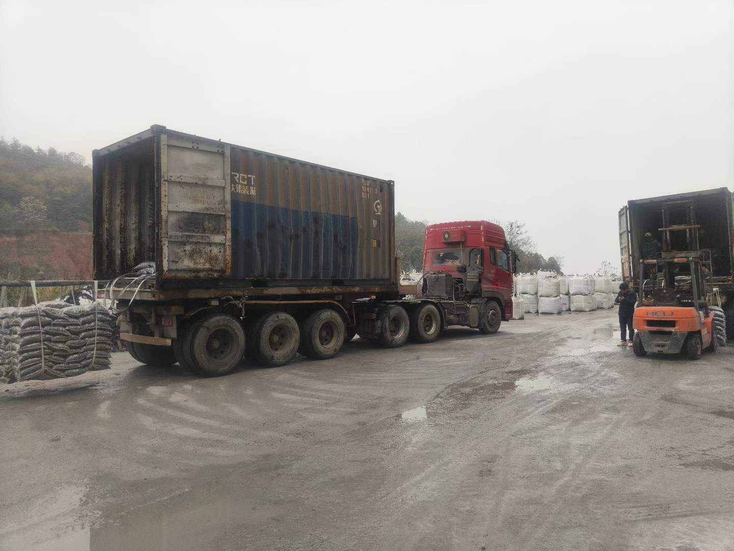 TerraRock Supply 20ft container loading at port